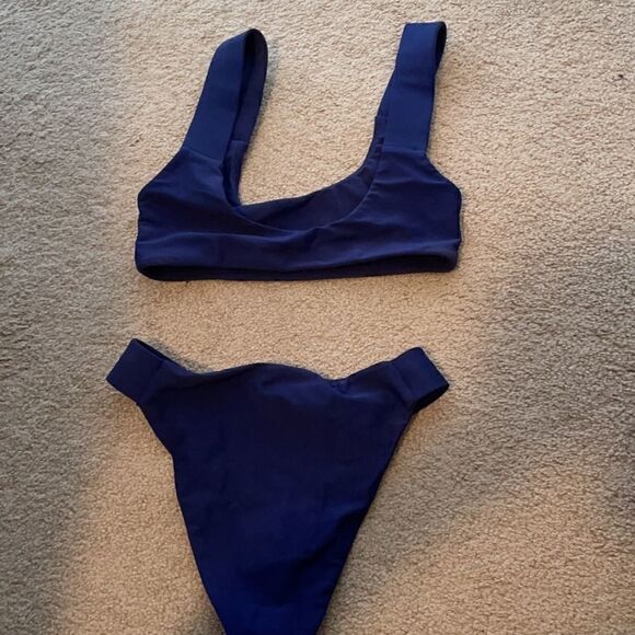 Tularosa XXS like new navy bikini - Picture 4 of 4